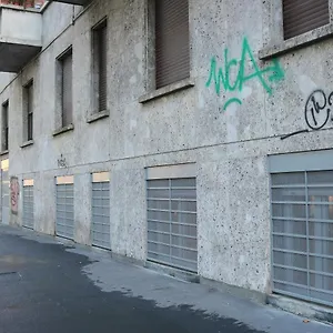 Station - 3 , Milán Italia